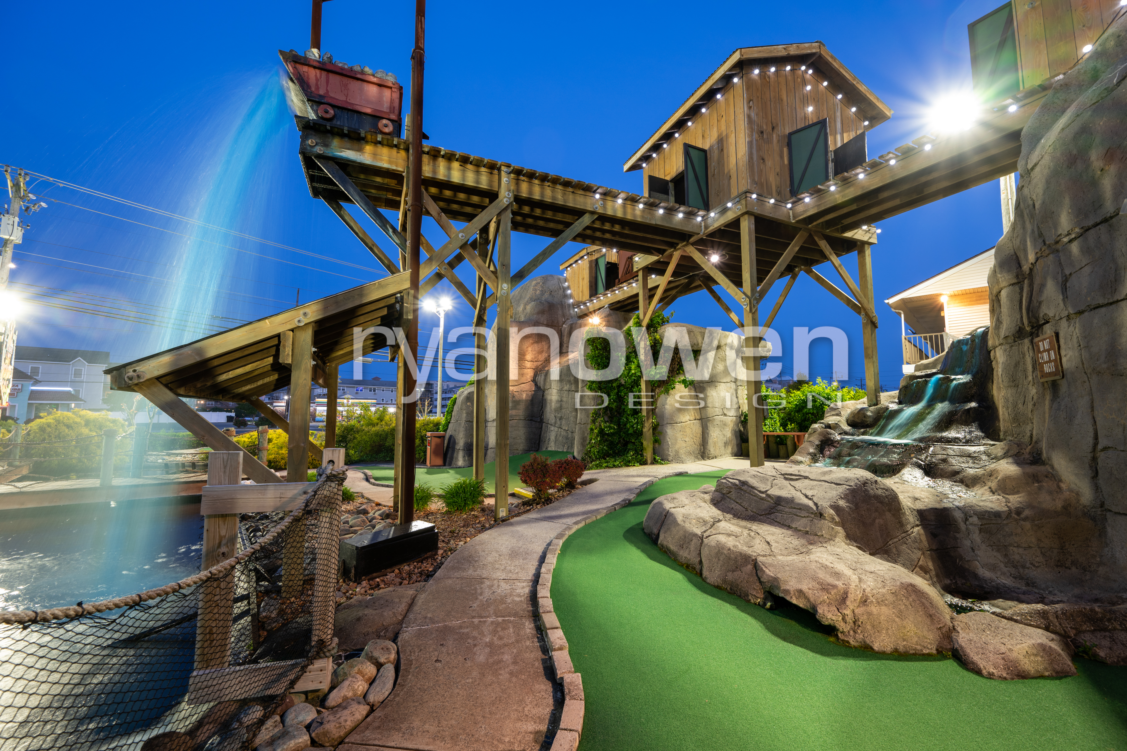Ocean City airplane mini golf